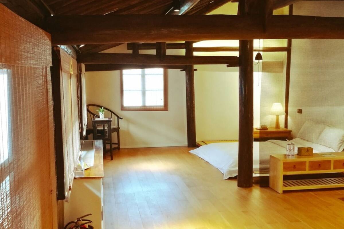 Blackout curtains, free WiFi, bed sheets