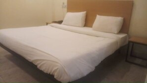 Double Room | Free WiFi - ADB Rooms Days Inn (New Delhi)