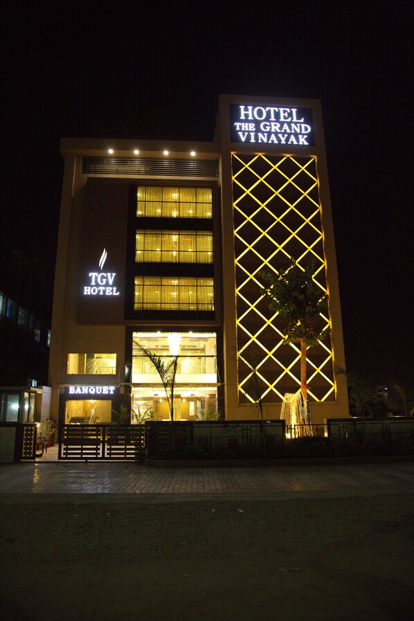 Front of property – evening/night