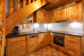 Kühlschrank, Ofen, Herdplatte, Geschirrspüler