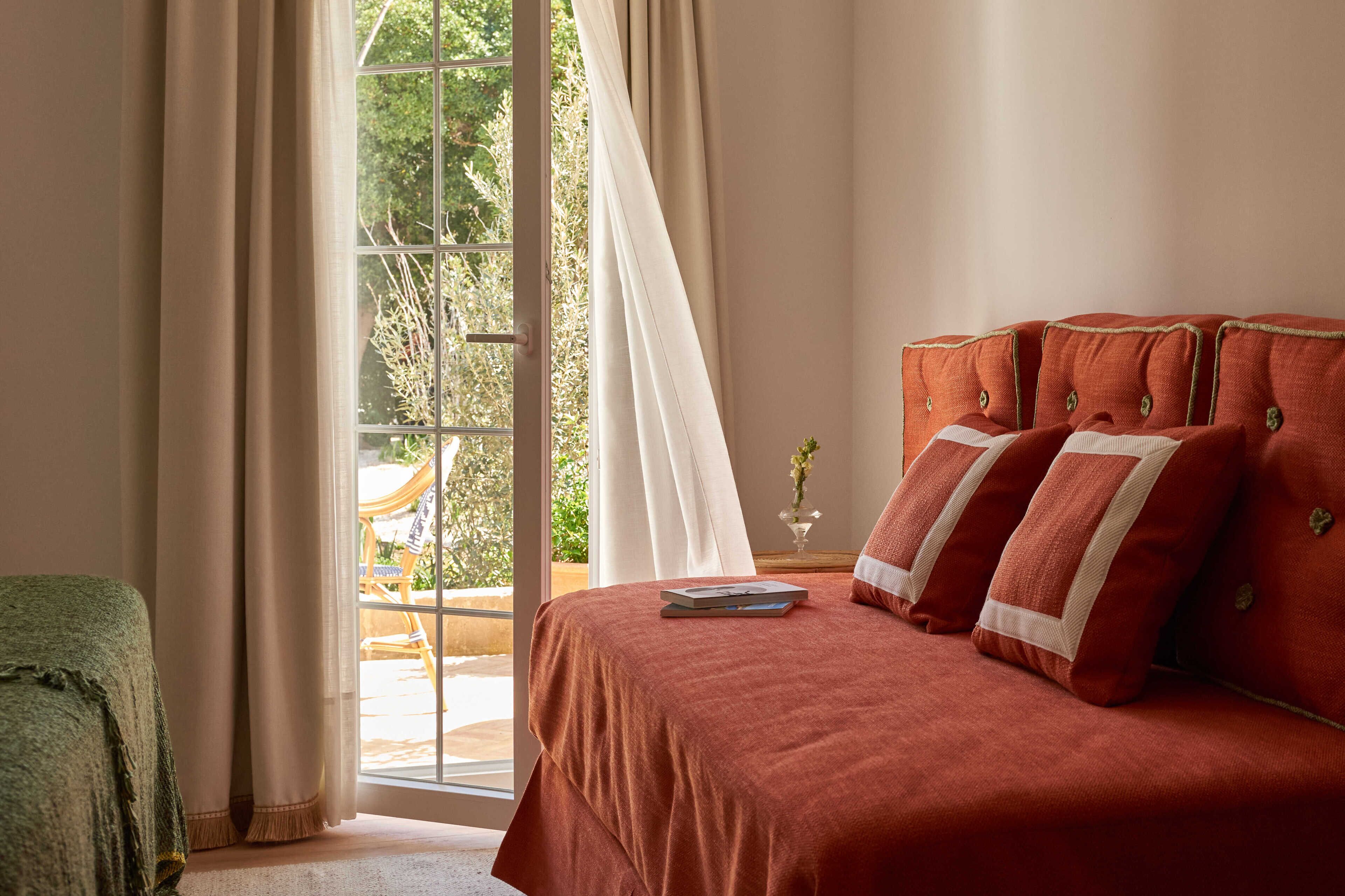 Deluxe-Doppelzimmer | Hochwertige Bettwaren, Betten mit Memory-Foam-Matratzen, Minibar