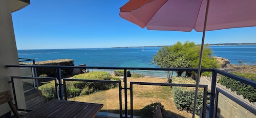 Superb Beach Front Apartment in Concarneau