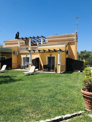 Room, 1 Bedroom, Smoking, Balcony | Bahagian luar