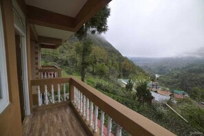 Deluxe Room | Balcony view
