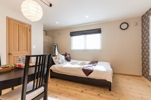 1 bedroom, desk, iron/ironing board, free WiFi