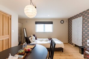 1 bedroom, desk, iron/ironing board, free WiFi