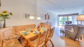 Family Apartment, 1 Bedroom, Microwave, Lakeside (Casa Sibylle with Sauna and Pool) | Perincian bahagian dalam