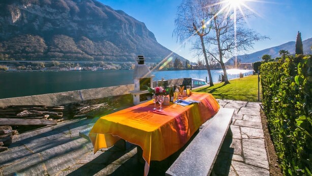 Family Apartment, 1 Bedroom, Microwave, Lakeside (Casa Sibylle with Sauna and Pool) | Tempat makan luar