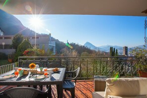 Family Apartment, Multiple Bedrooms, 2 Bathrooms, Mountainside (Chiara's Home) | Outdoor dining