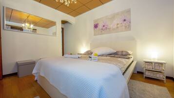 Familienapartment, Mehrere Schlafzimmer, 2 Bäder, Bergseite (Chiara's Home)