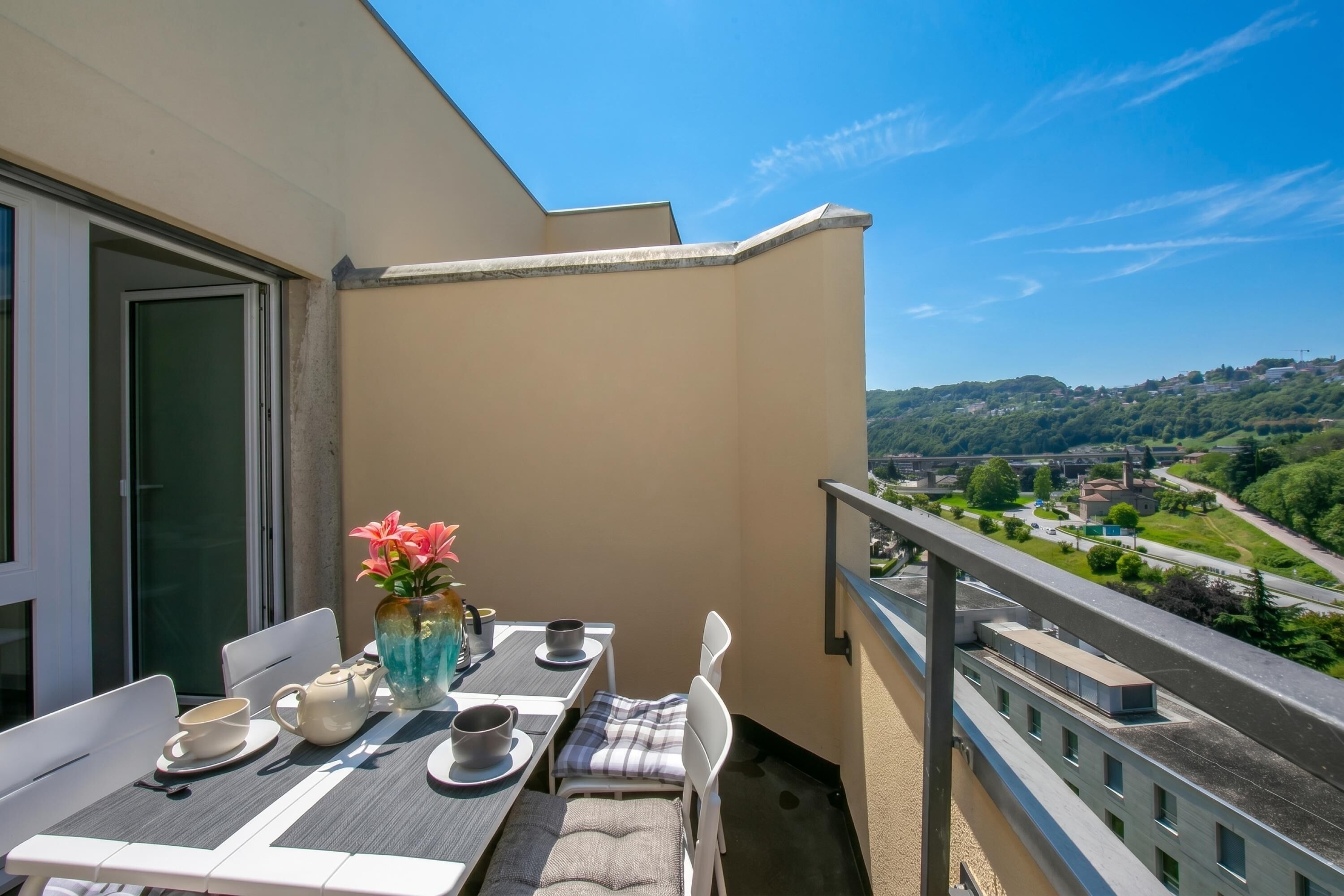 Familie appartement, meerdere slaapkamers, 2 badkamers (Laguna di Lugano) | Buiten dineren