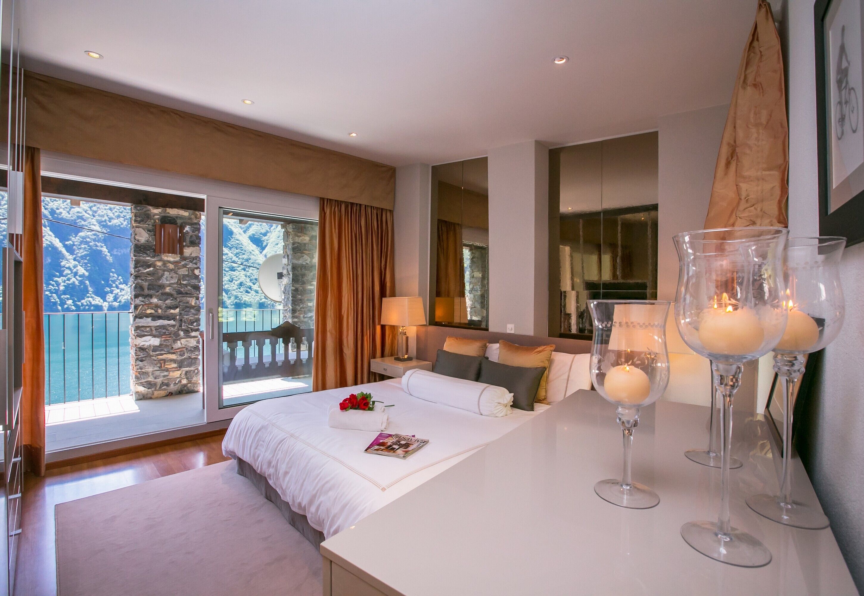 Familienapartment, Mehrere Schlafzimmer, 2 Bäder (Magic Gandria) | 2 Schlafzimmer, Bügeleisen/Bügelbrett, Bettwäsche