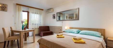 1 bedroom, WiFi, bed sheets