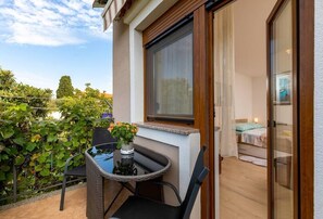 Outdoor dining - Apartments Kristina - Studio for 3 with terrace (Rovinj)