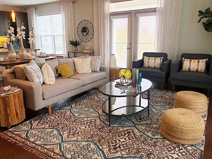 อพาร์ทเมนท์, 2 ห้องนอน | บริเวณนั่งเล่น