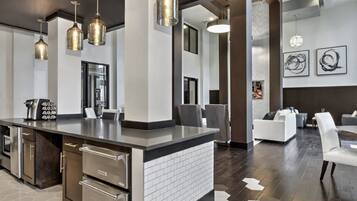 Distributeur de glaçons, serviettes en papier