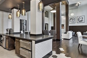 Ice maker, paper towels