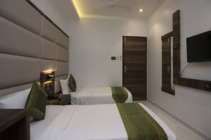 Deluxe Room | Iron/ironing board, free WiFi - Hotel Meriton (Mumbai)