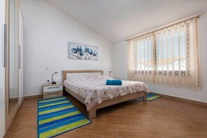 1 bedroom, desk, WiFi, bed sheets - Apartment with pool in Medulin A1 (Medulin)