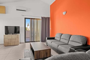 TV - Apartment with pool in Medulin A1 (Medulin)