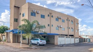 Front of property - Hotel Gralha Azul (Itumbiara)