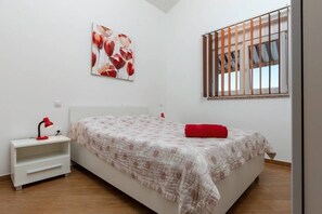 1 bedroom, desk, WiFi, bed sheets - Apartment with pool in Medulin A2 (Medulin)
