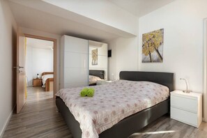 2 bedrooms, desk, WiFi, bed sheets - Apartment with pool in Medulin A4 (Medulin)