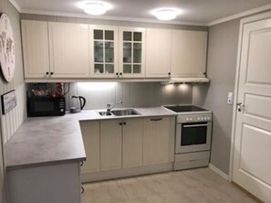 LÀgenhet - 1 sovrum | Eget kök | KylskÄp, mikrovÄgsugn, ugn och spishÀll