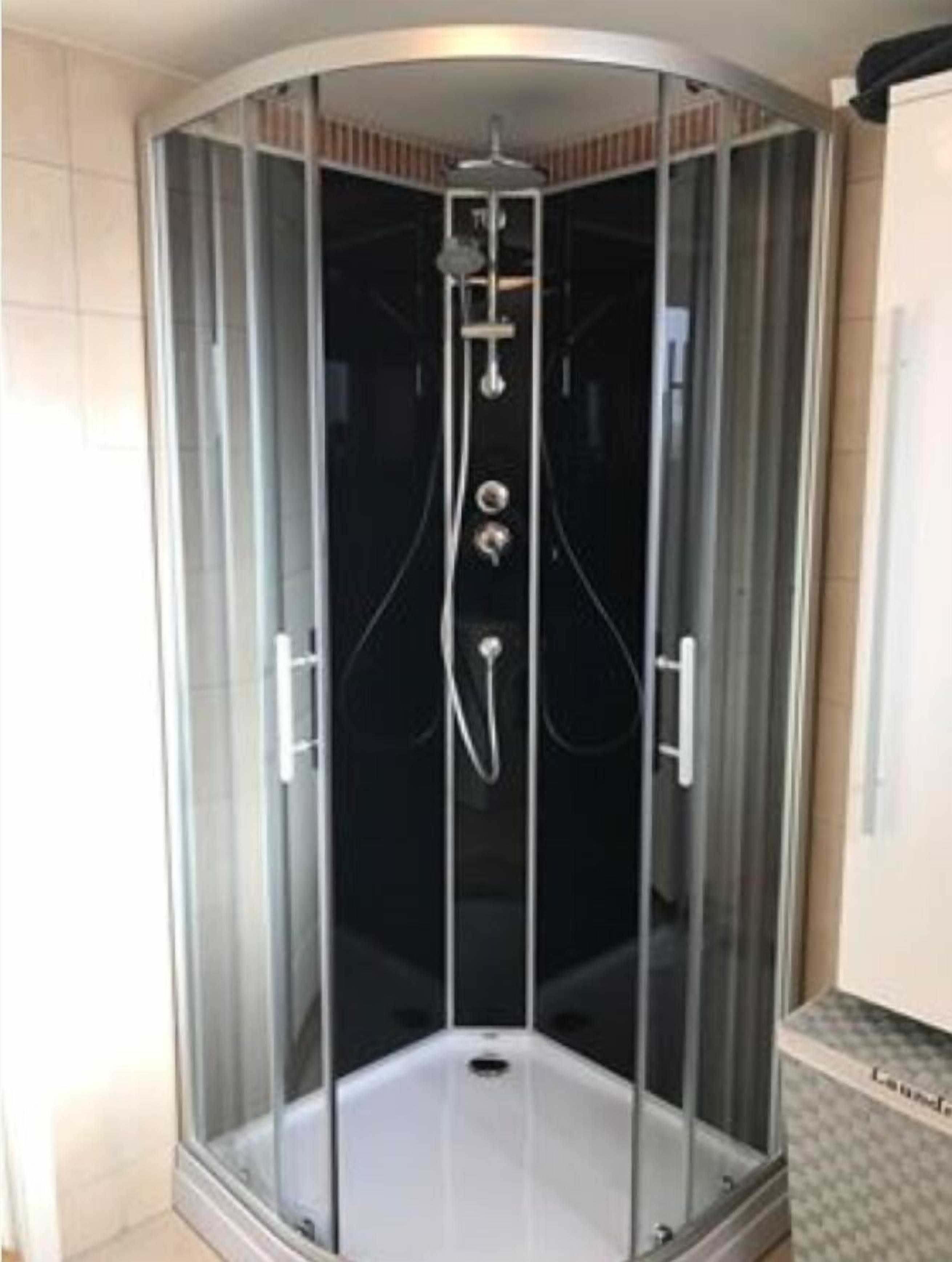 Leilighet, 1 soverom | Bad | Dusj, håndklær og sjampo