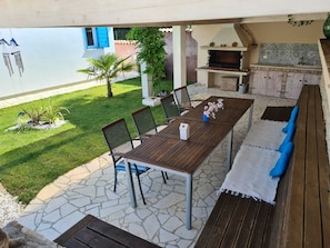 Outdoor dining - Villa Tanga near Rovinj for 8 persons with pool (Rovinj)