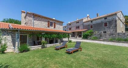 Holiday Homes Ana & Maria - Family Home Maria