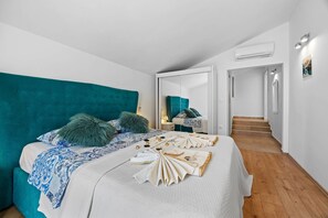 5 bedrooms, iron/ironing board, WiFi, bed sheets - Five bedroom villa Emily with pool in Medulin (Medulin)