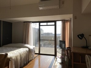 1 bedroom, desk, iron/ironing board, free WiFi - Wide  One rule type semidouble bed Nonsmoking / Naha Okinawa (Naha)