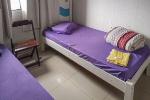 Habitación con 2 camas individuales | Ropa de cama