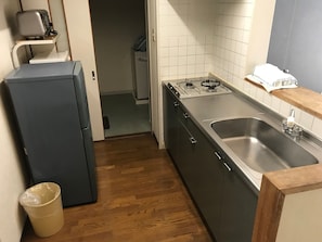 Fridge, microwave, stovetop, cookware/dishes/utensils - Family Type Western Style Room B Separate Non Smo / Naha Okinawa (Naha)