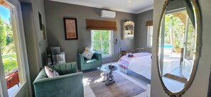 5 bedrooms, desk, iron/ironing board, travel crib