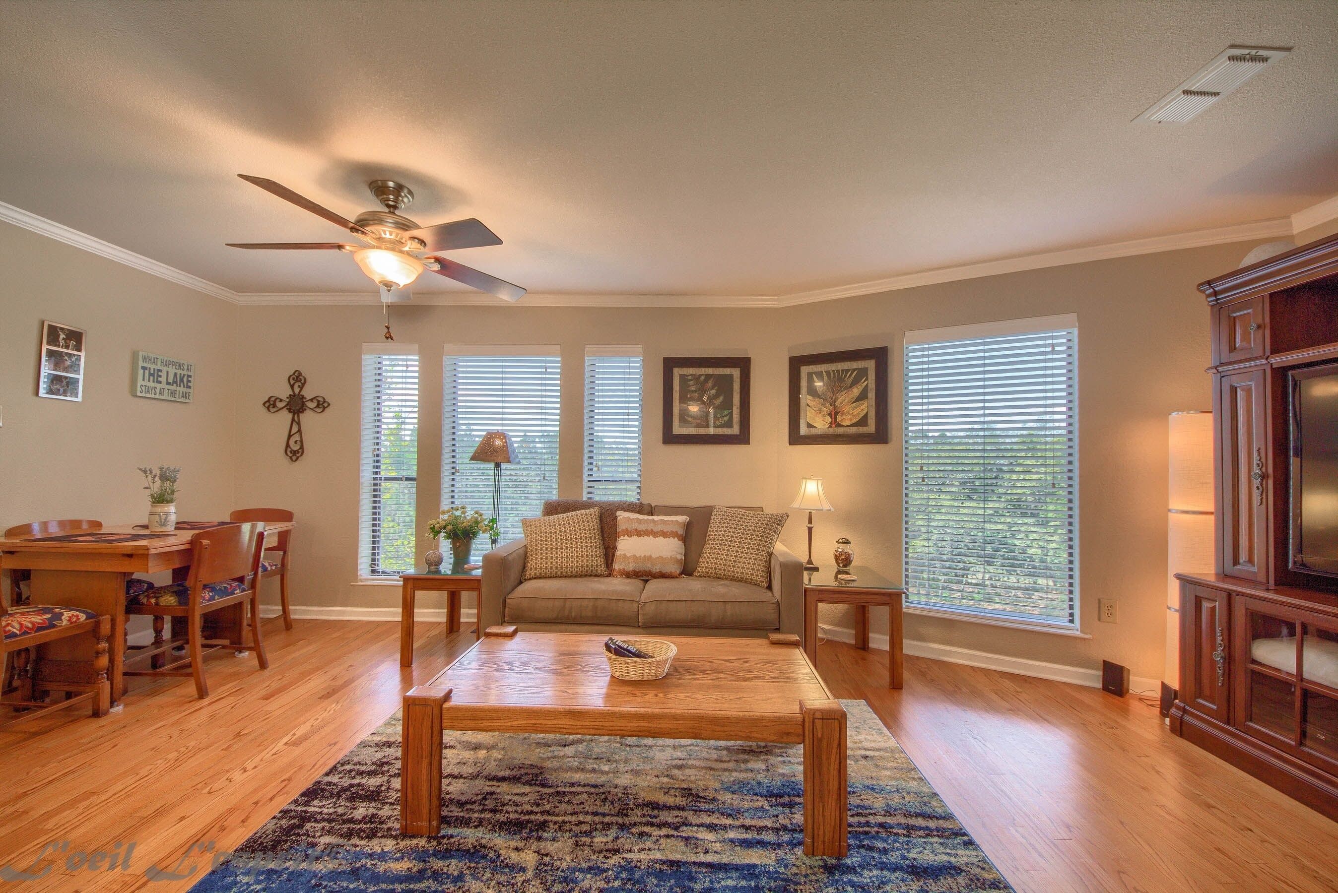 House, 1 Bedroom | Living area | 30-inch Smart TV with cable channels, TV