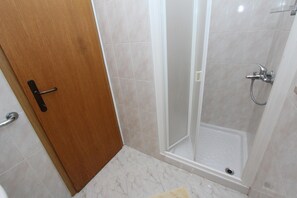 Apartment, 1 Schlafzimmer | Dusche im Bad