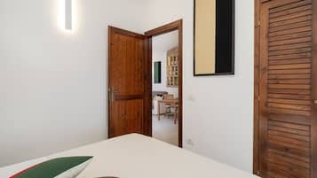1 bedroom, free WiFi, bed sheets