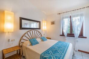 2 bedrooms, bed sheets