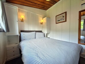 2 bedrooms, iron/ironing board, WiFi, bed sheets - Bantry Cottage, Bude Holidays in Crackington Haven (Bude)
