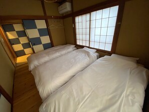 1 bedroom, free WiFi, bed sheets