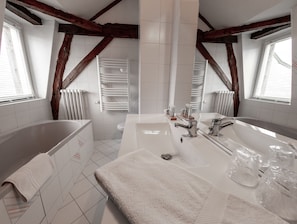 Comfort Room | Bathroom