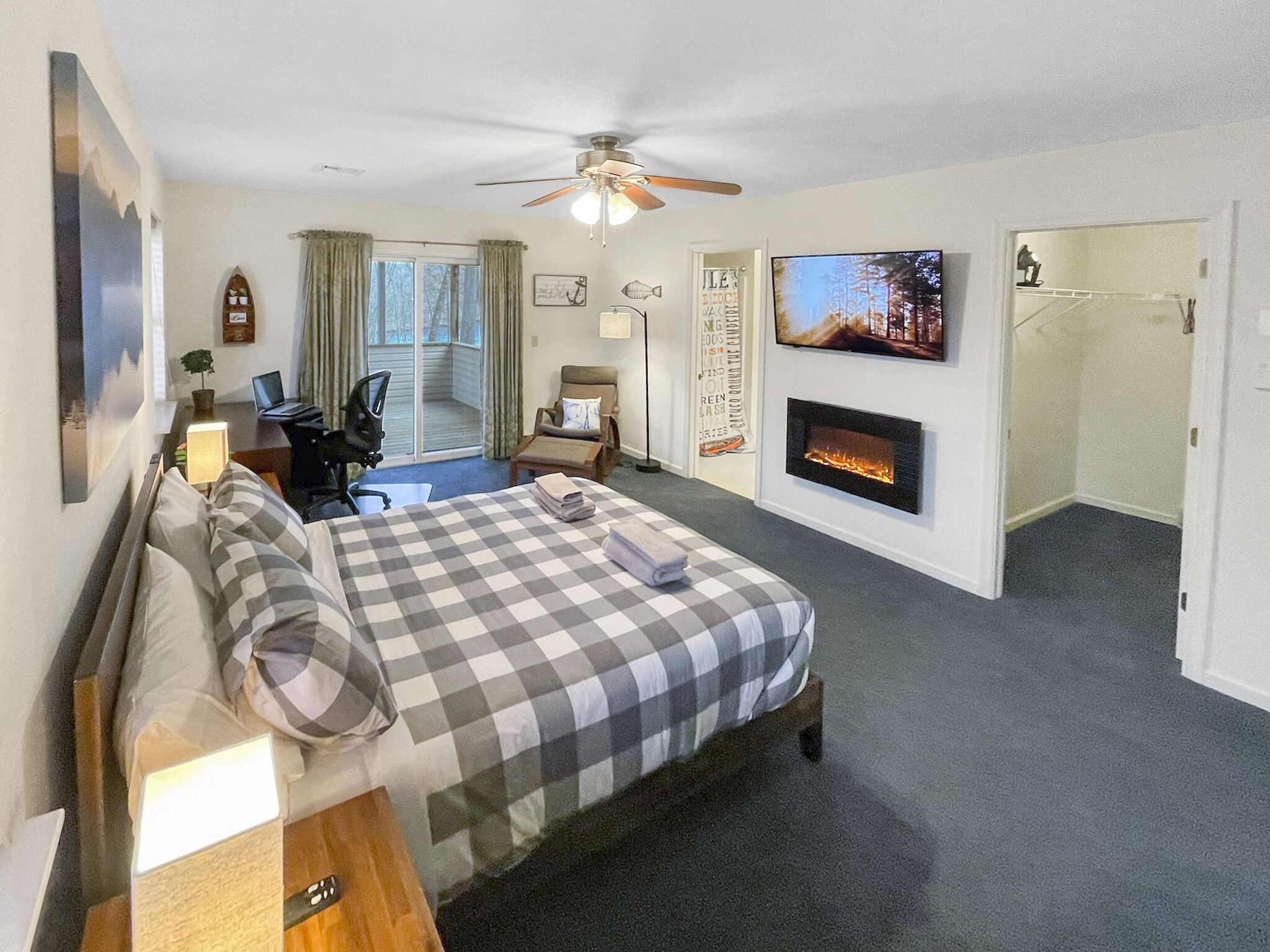 6 habitaciones, escritorio, tabla de planchar con plancha y wifi gratis 