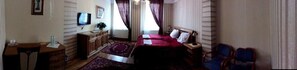 Double Room | Living room | 40-inch LCD TV with cable channels, TV, toys - Hotel i Restauracja Janków (Zary)