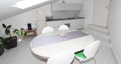 Rooms and Apartment Luana