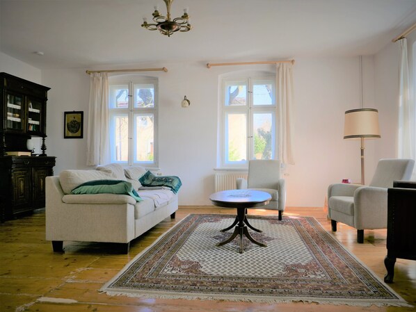 Smart TV, fireplace, table football, ping pong