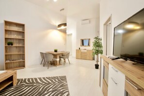 Premium Apartment, 1 Bedroom | Living room