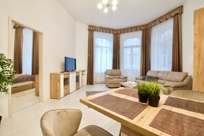 Premium Apartment, 1 Bedroom | Living room
