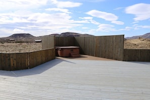 Private spa tub - Golden Circle Luxury Villa (Selfoss)